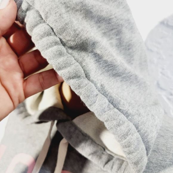 Everlane grey pink graphic  100% human typography hoodie sweatshirt size small - Picture 7 of 12